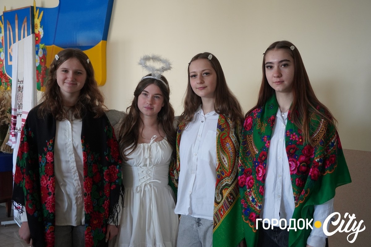 «Різдвяний передзвін» об’єднав покоління: у Городку звучали старовинні та сучасні колядки