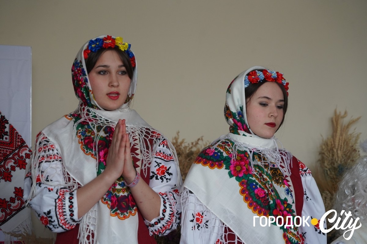 «Різдвяний передзвін» об’єднав покоління: у Городку звучали старовинні та сучасні колядки