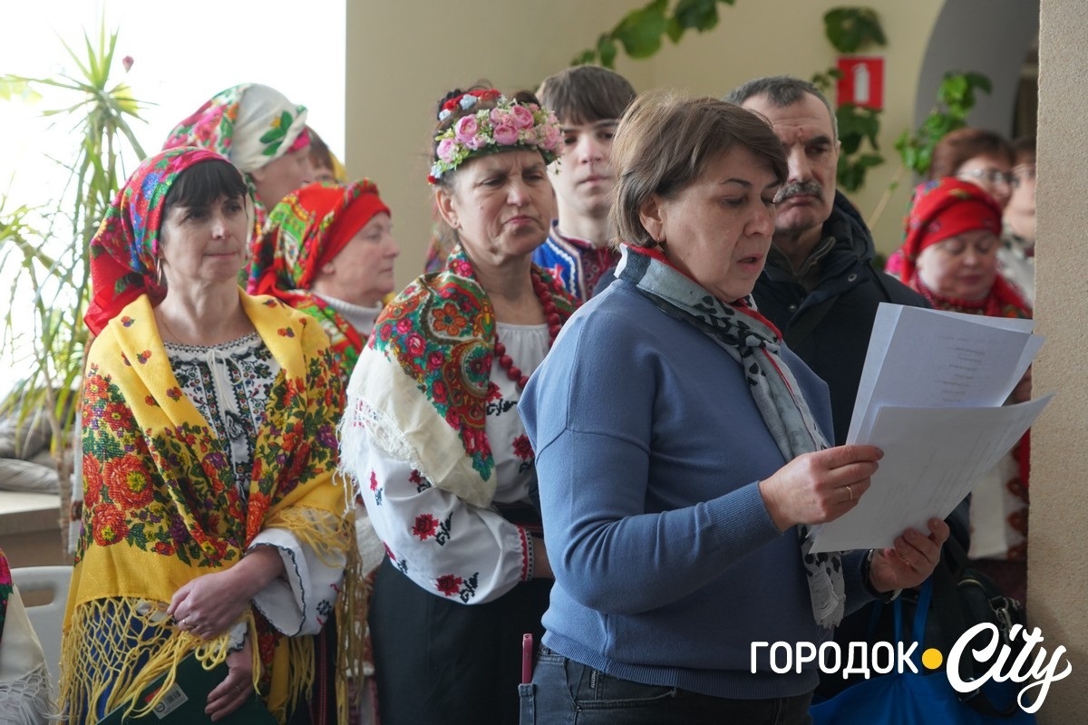 «Різдвяний передзвін» об’єднав покоління: у Городку звучали старовинні та сучасні колядки