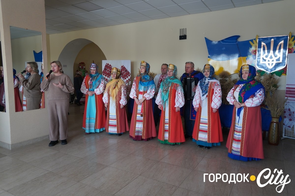 «Різдвяний передзвін» об’єднав покоління: у Городку звучали старовинні та сучасні колядки