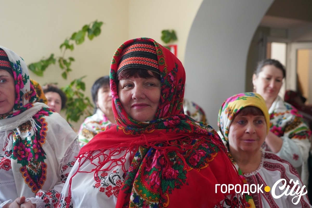 «Різдвяний передзвін» об’єднав покоління: у Городку звучали старовинні та сучасні колядки