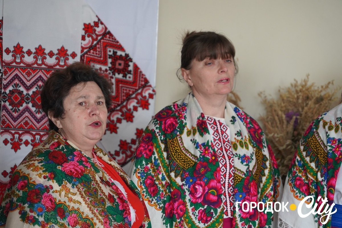«Різдвяний передзвін» об’єднав покоління: у Городку звучали старовинні та сучасні колядки