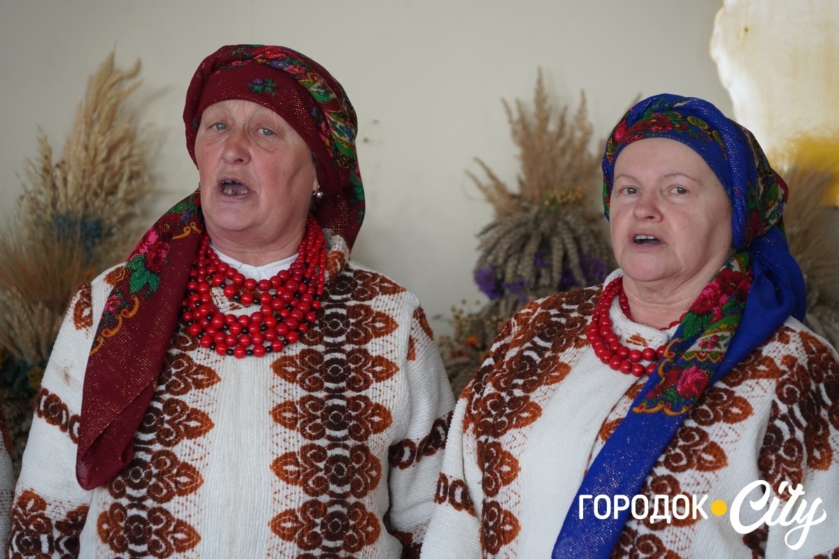 «Різдвяний передзвін» об’єднав покоління: у Городку звучали старовинні та сучасні колядки