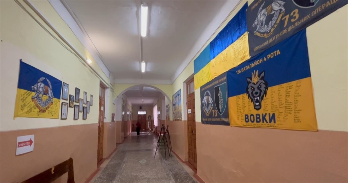 «Банка каші з рідної школи в окопі»: як Городоцький ліцей №1 підтримує своїх випускників на фронті