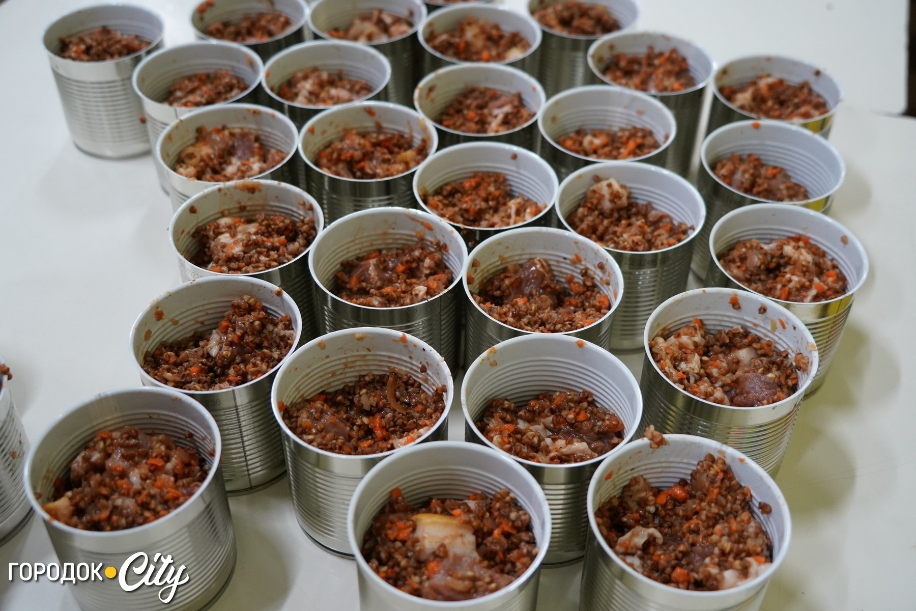 «Банка каші з рідної школи в окопі»: як Городоцький ліцей №1 підтримує своїх випускників на фронті