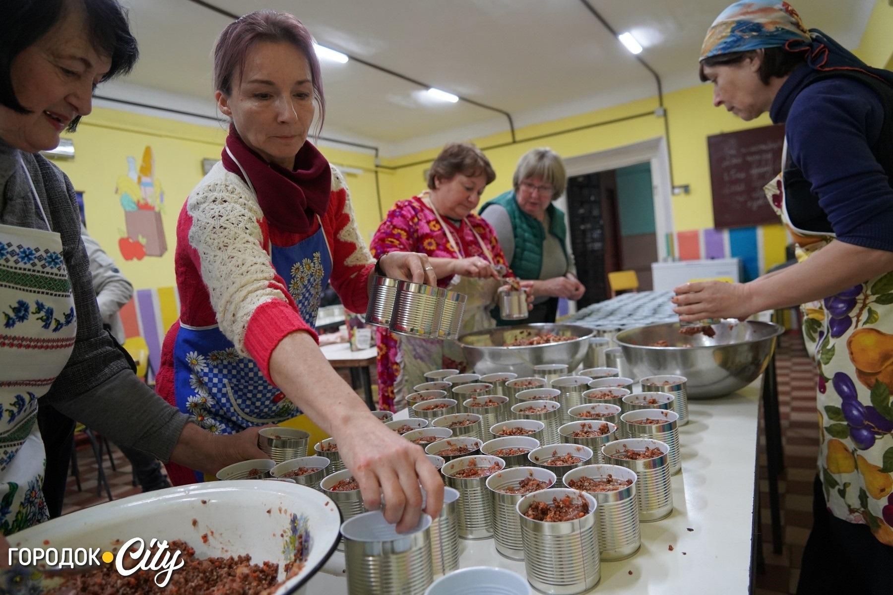 «Банка каші з рідної школи в окопі»: як Городоцький ліцей №1 підтримує своїх випускників на фронті