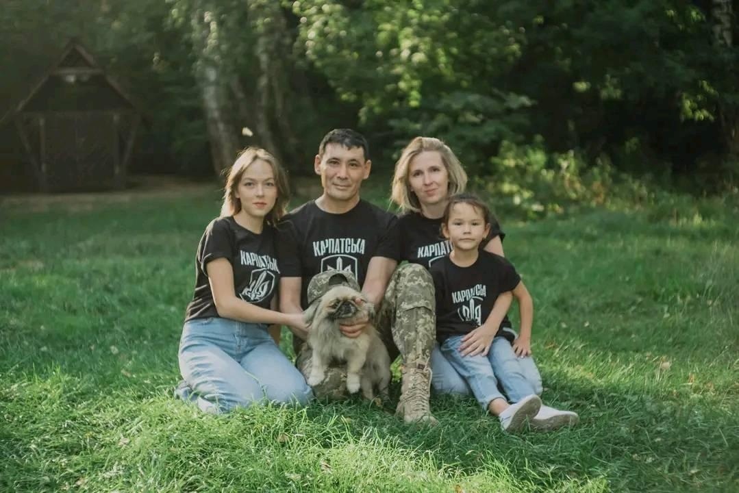 Олег Мякушев з родиною.