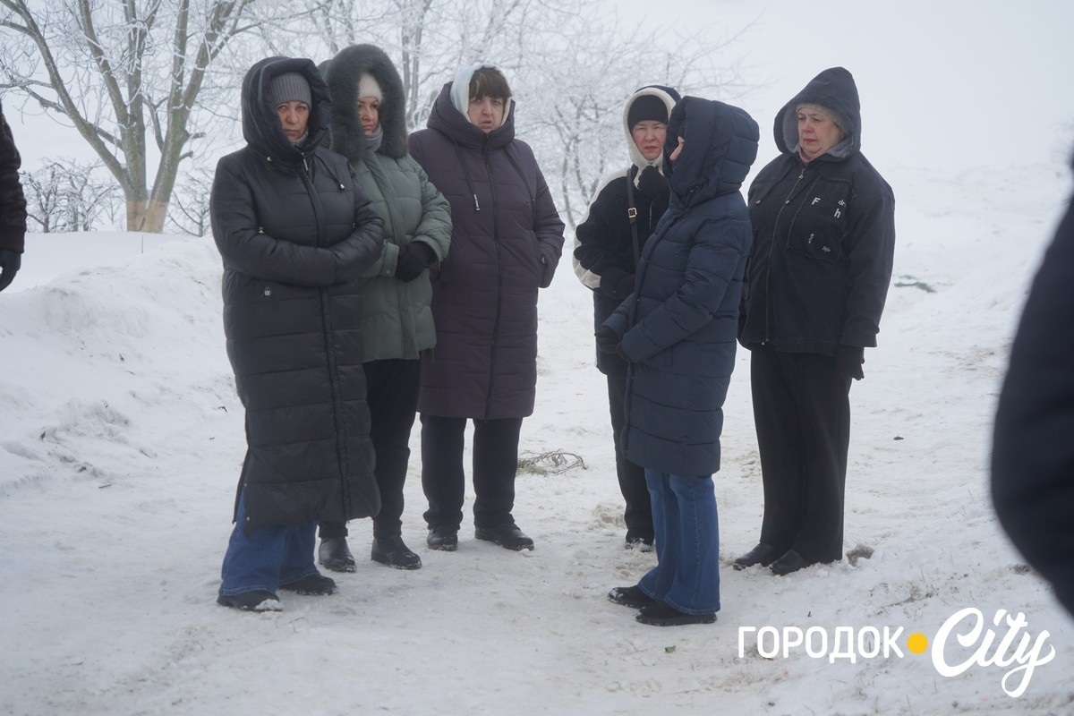 Обірвана молодість. Городоччина попрощалася з молодим Героєм Денисом Мостовим