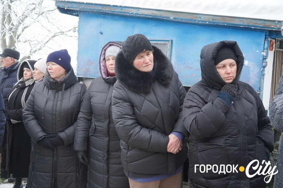 Обірвана молодість. Городоччина попрощалася з молодим Героєм Денисом Мостовим