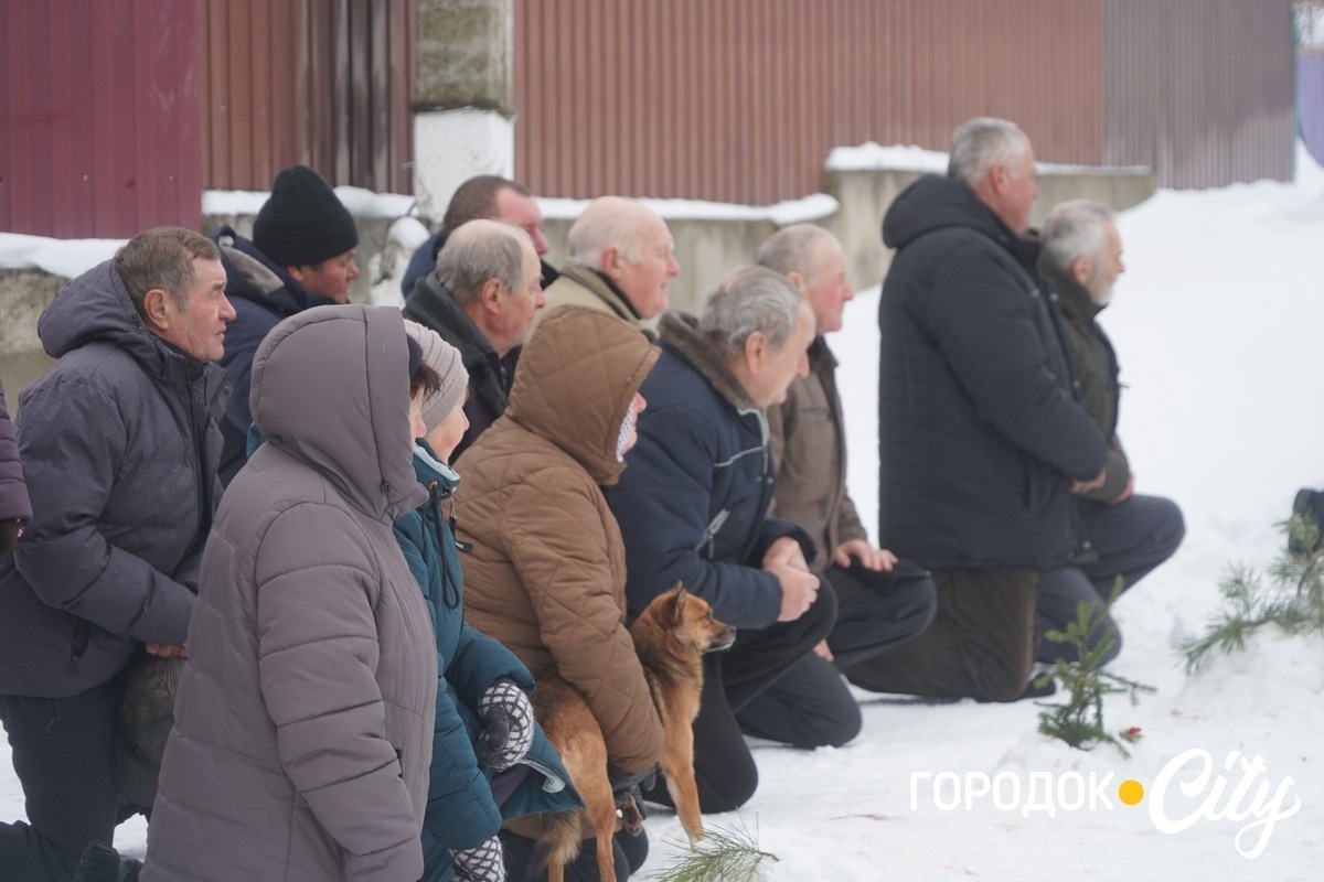 Обірвана молодість. Городоччина попрощалася з молодим Героєм Денисом Мостовим