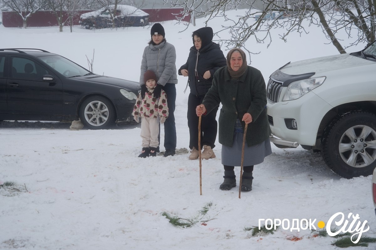 Обірвана молодість. Городоччина попрощалася з молодим Героєм Денисом Мостовим