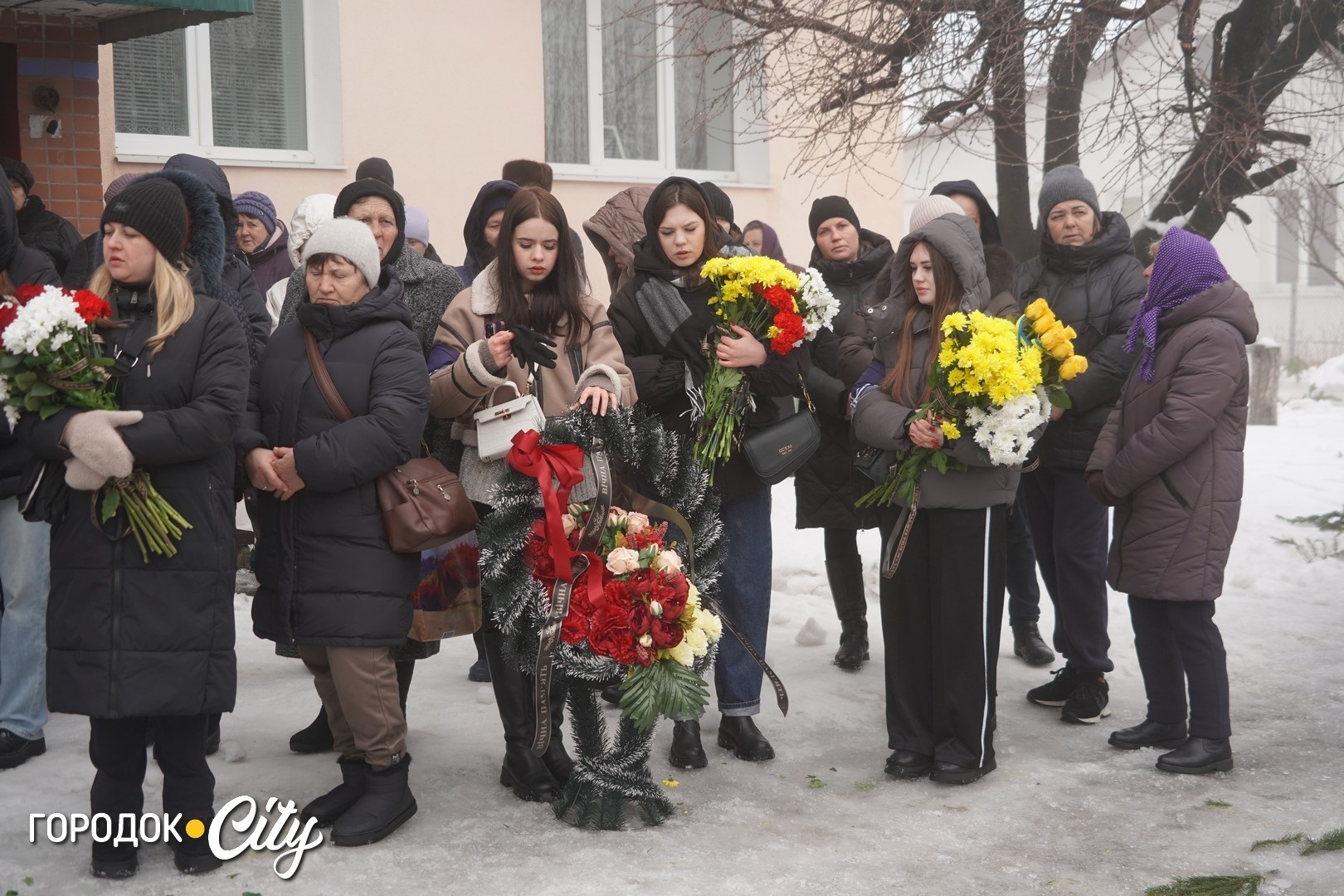 «Була заплакана, ніби відчувала біду»: Городок попрощався з воїном і комунальником Олегом Гриськовим