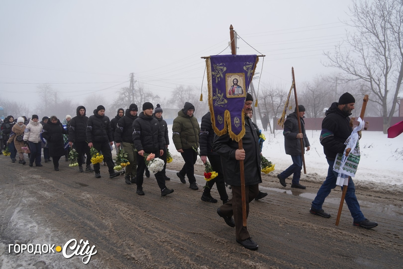 «Була заплакана, ніби відчувала біду»: Городок попрощався з воїном і комунальником Олегом Гриськовим
