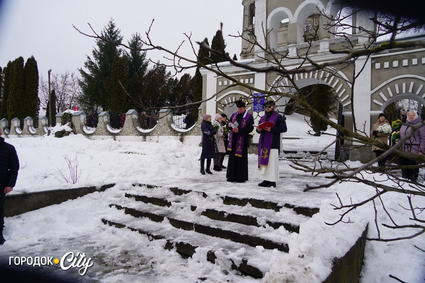 «Не так мали зустрічати…» Сатанів у скорботі попрощався із захисником Володимиром Блажком
