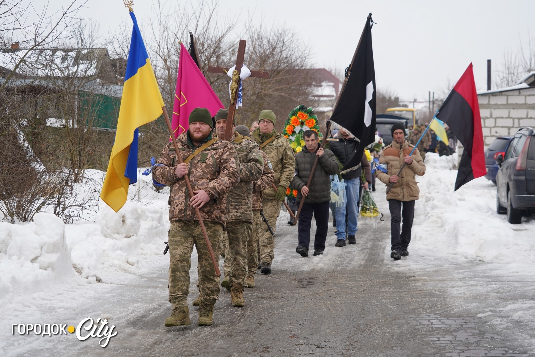 «Не так мали зустрічати…» Сатанів у скорботі попрощався із захисником Володимиром Блажком