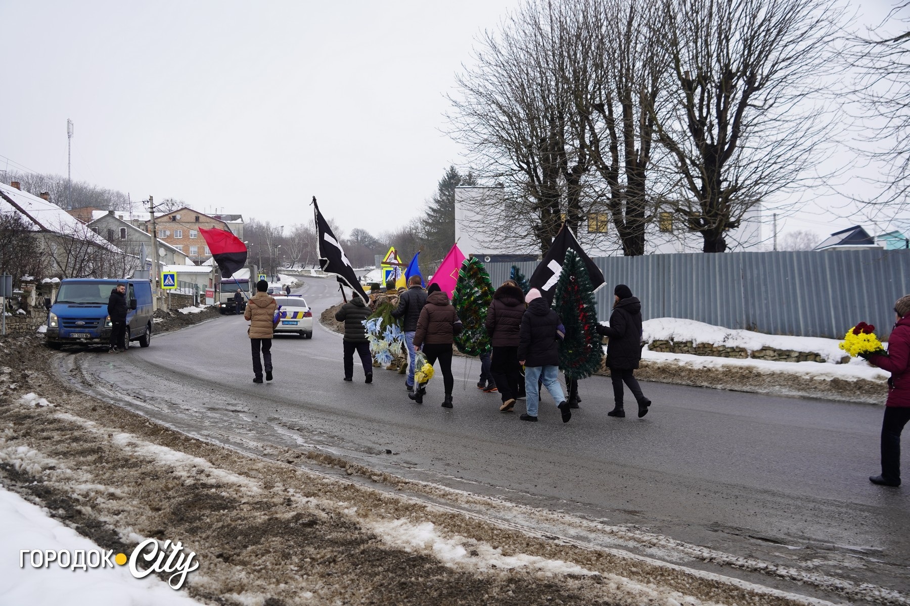 «Не так мали зустрічати…» Сатанів у скорботі попрощався із захисником Володимиром Блажком