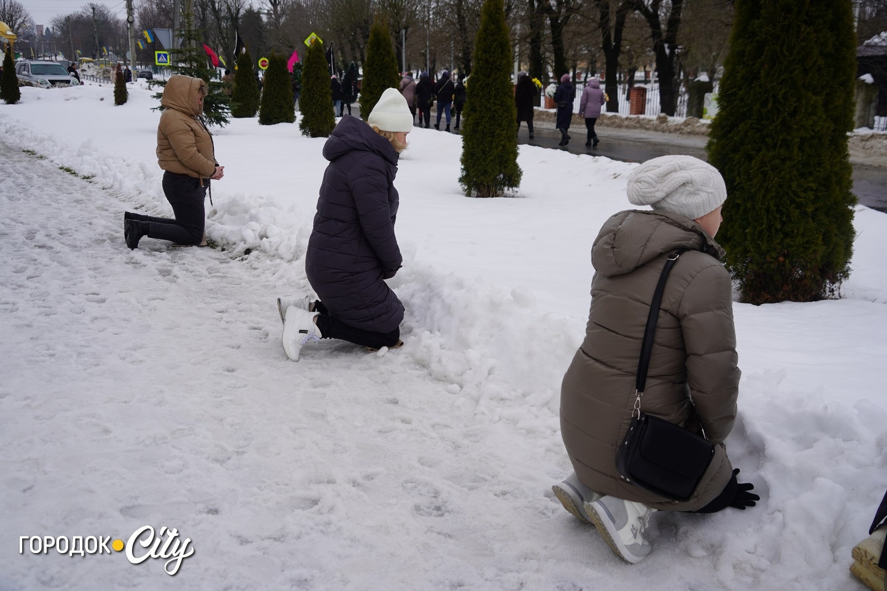 «Не так мали зустрічати…» Сатанів у скорботі попрощався із захисником Володимиром Блажком