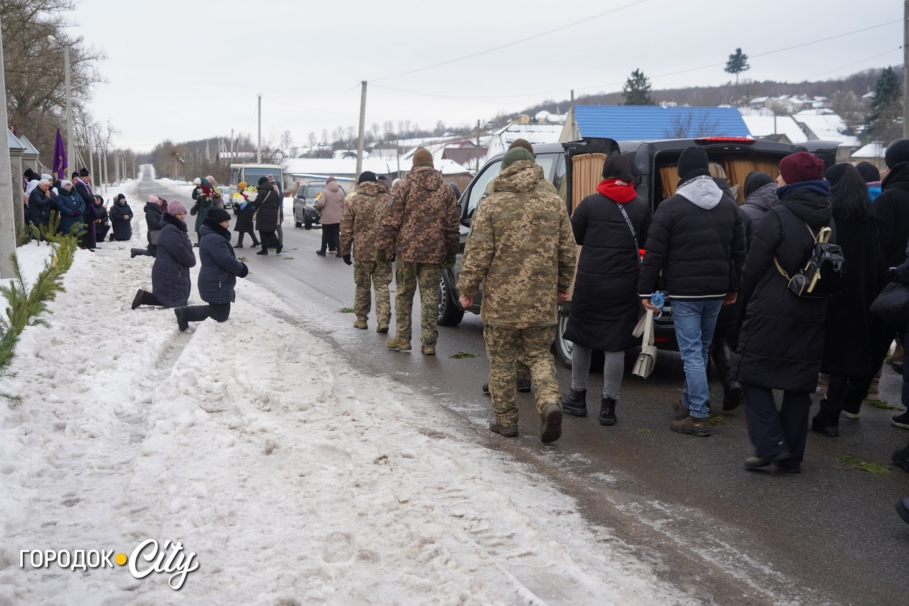 «Один дзвінок і світ зупинився»: громада попрощалася з Андрієм Бардаром, який зник безвісти рік тому