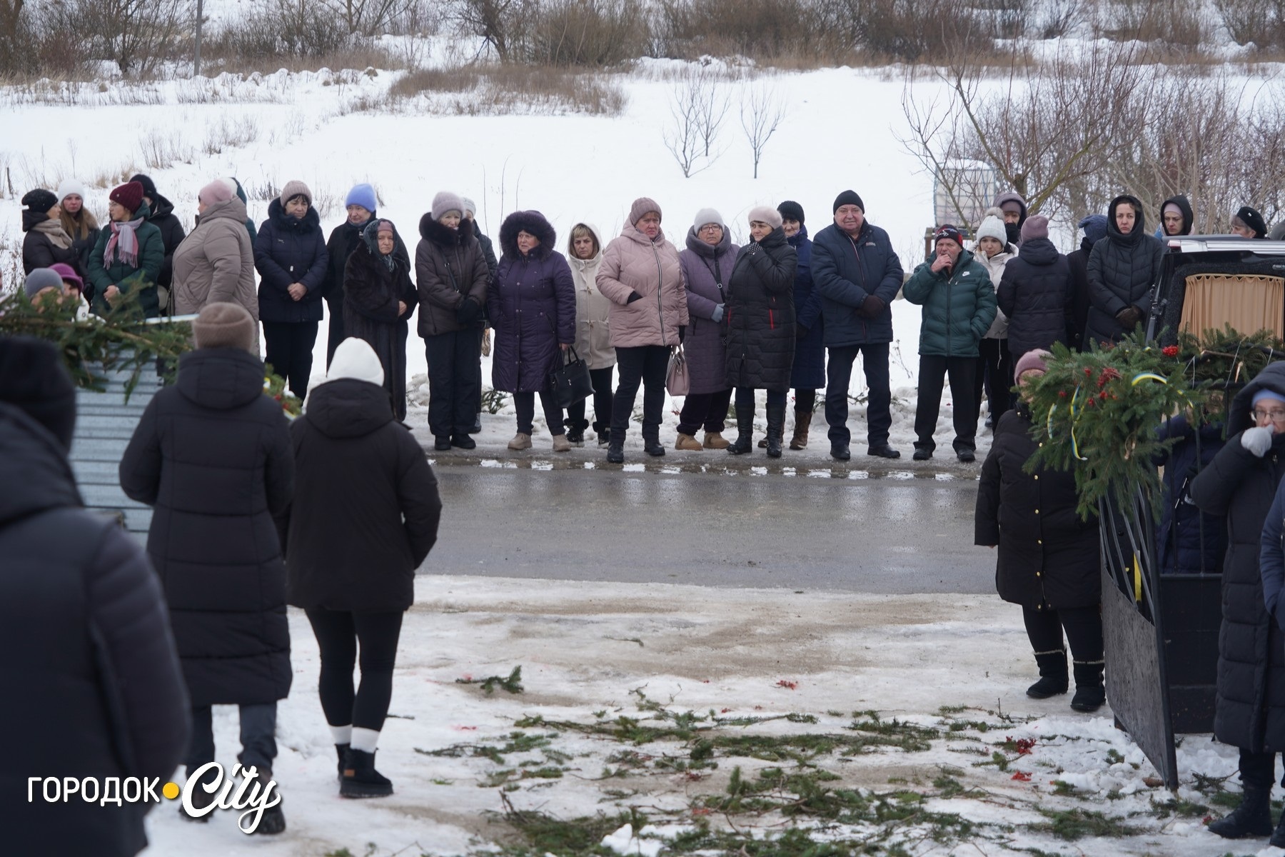 «Один дзвінок і світ зупинився»: громада попрощалася з Андрієм Бардаром, який зник безвісти рік тому