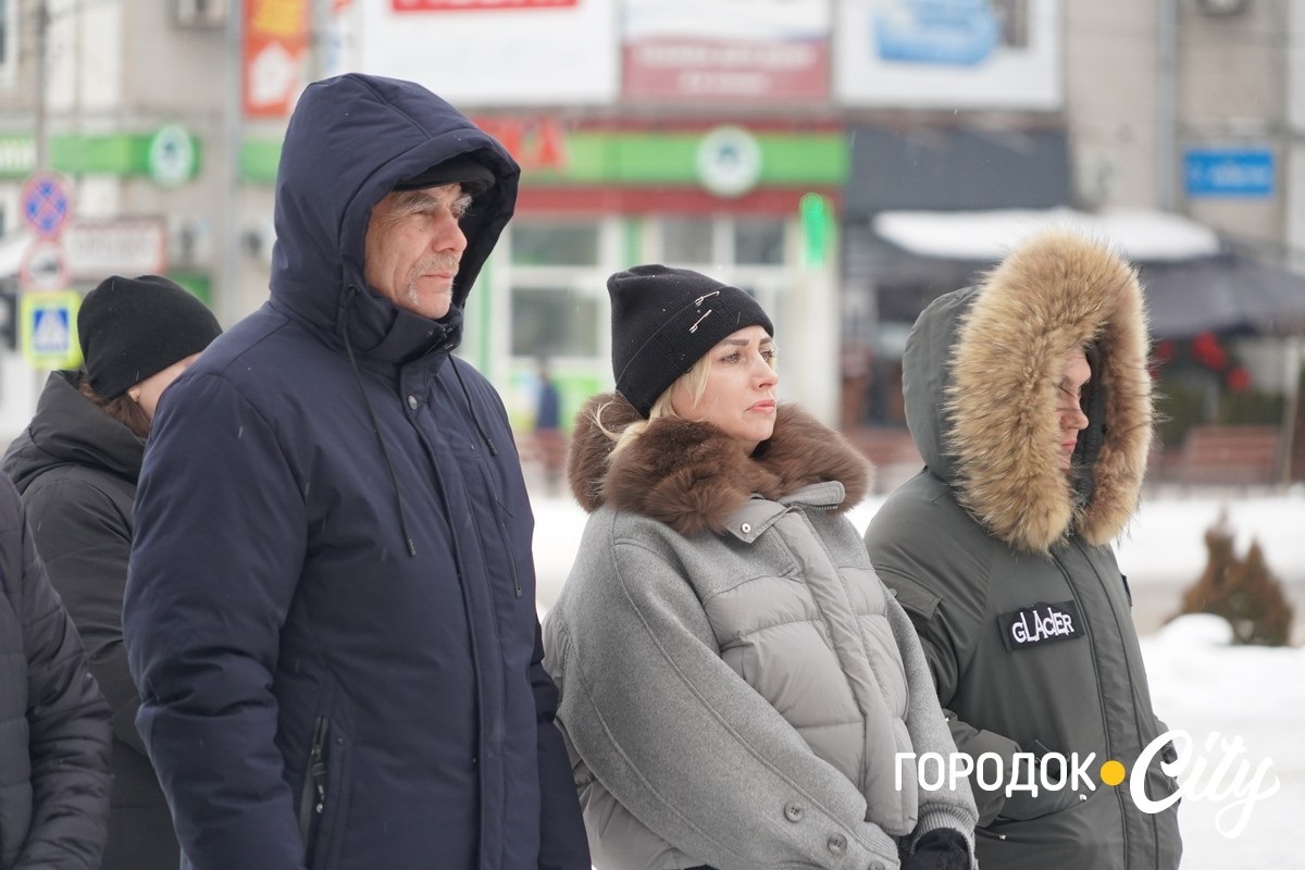 «Наш дім пам’ятає твій голос»: у Городку вшанували памʼять Артема Гончарука