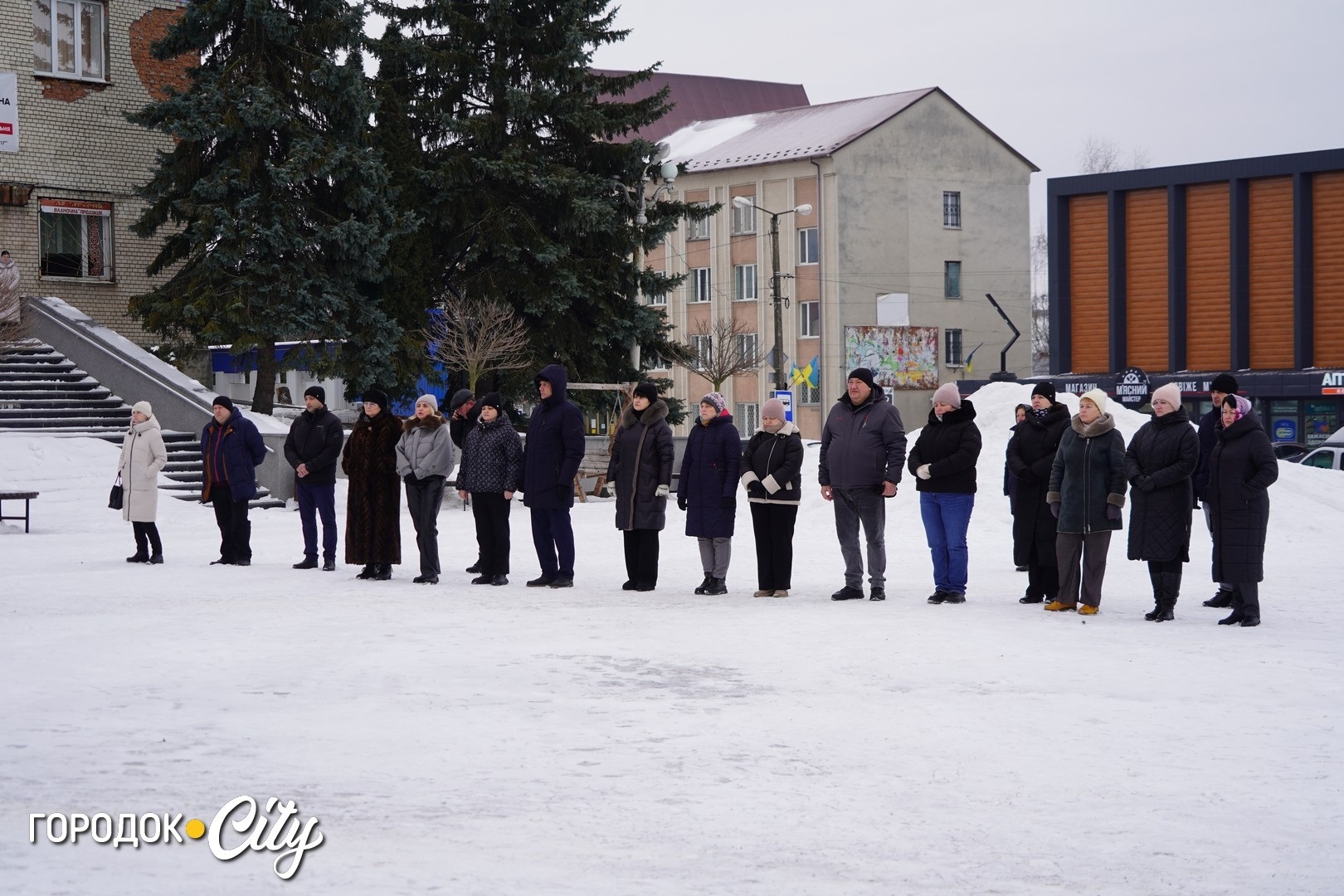 Загинули в один день. У Городку вшанували памʼять Віктора Попика та Василя Остяка