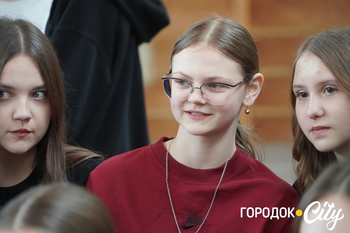 Спортивне свято: у Городку обрали черлідерок для участі в обласних змаганнях «Пліч-о-пліч»