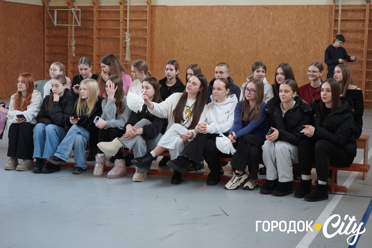 Спортивне свято: у Городку обрали черлідерок для участі в обласних змаганнях «Пліч-о-пліч»