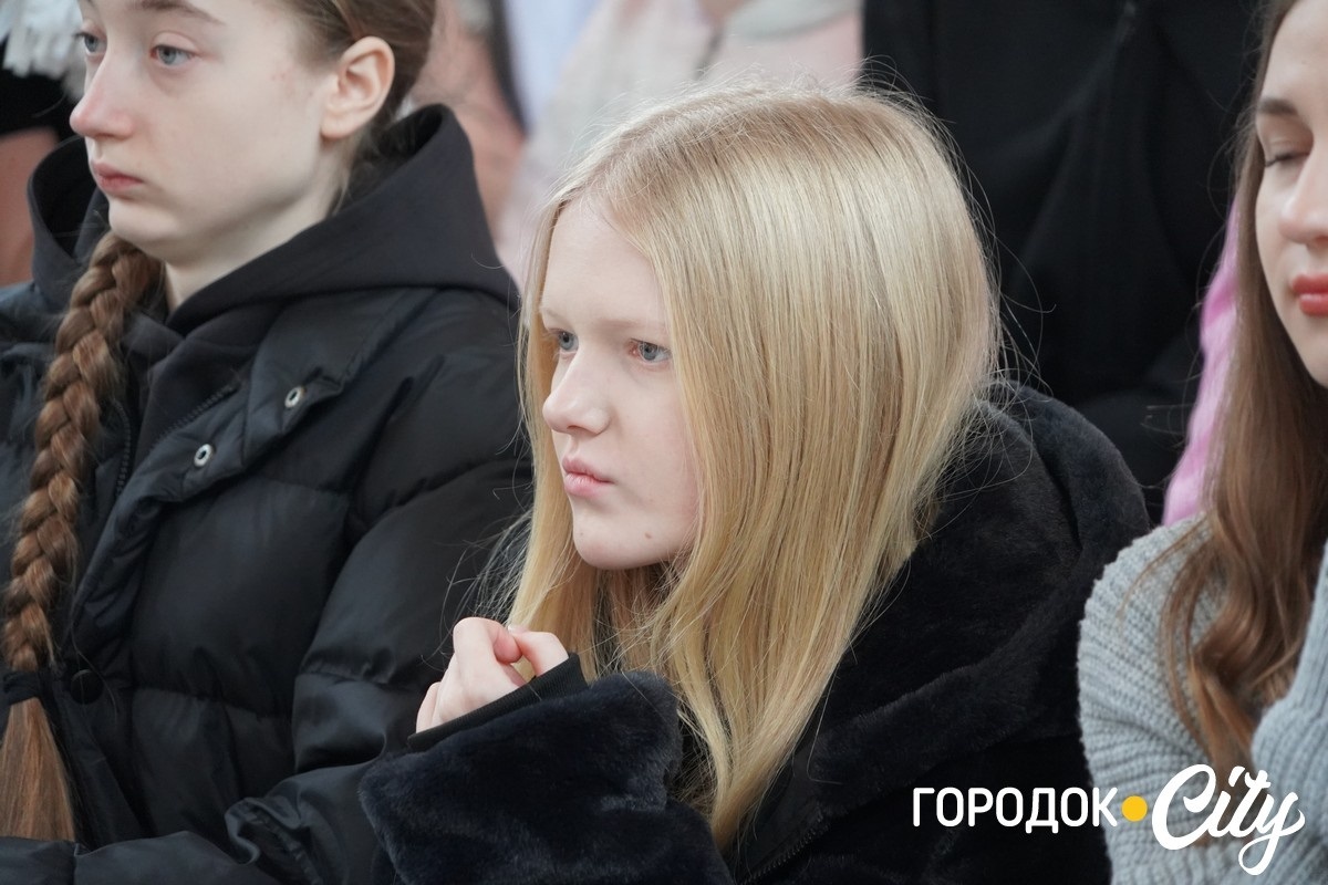 Спортивне свято: у Городку обрали черлідерок для участі в обласних змаганнях «Пліч-о-пліч»