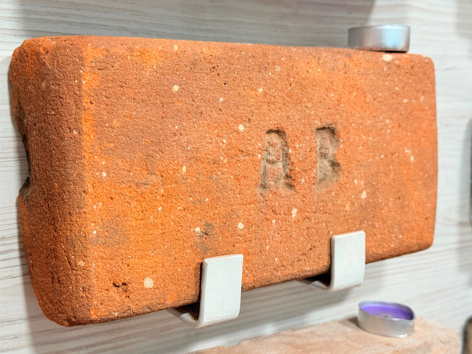 «Кожна цеглина — це окрема книга»: як старовинні будматеріали розповідають історію Городка і країни