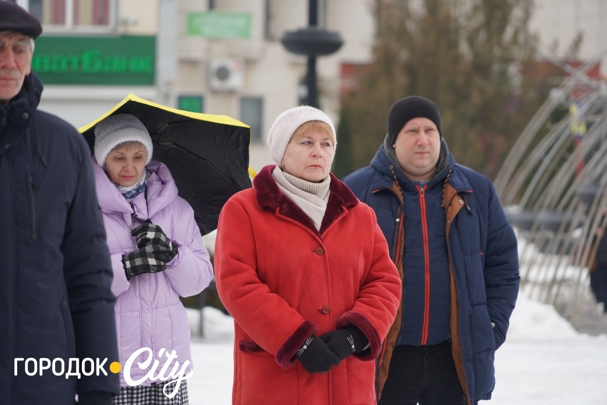 Пройшов пекло обстрілів, а загинув в автокатастрофі: у Городку вшанували памʼять Валерія Дереша