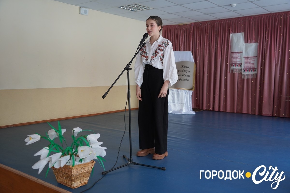 У Городку визначили найкращих читців творів Шевченка: хто представлятиме громаду в області