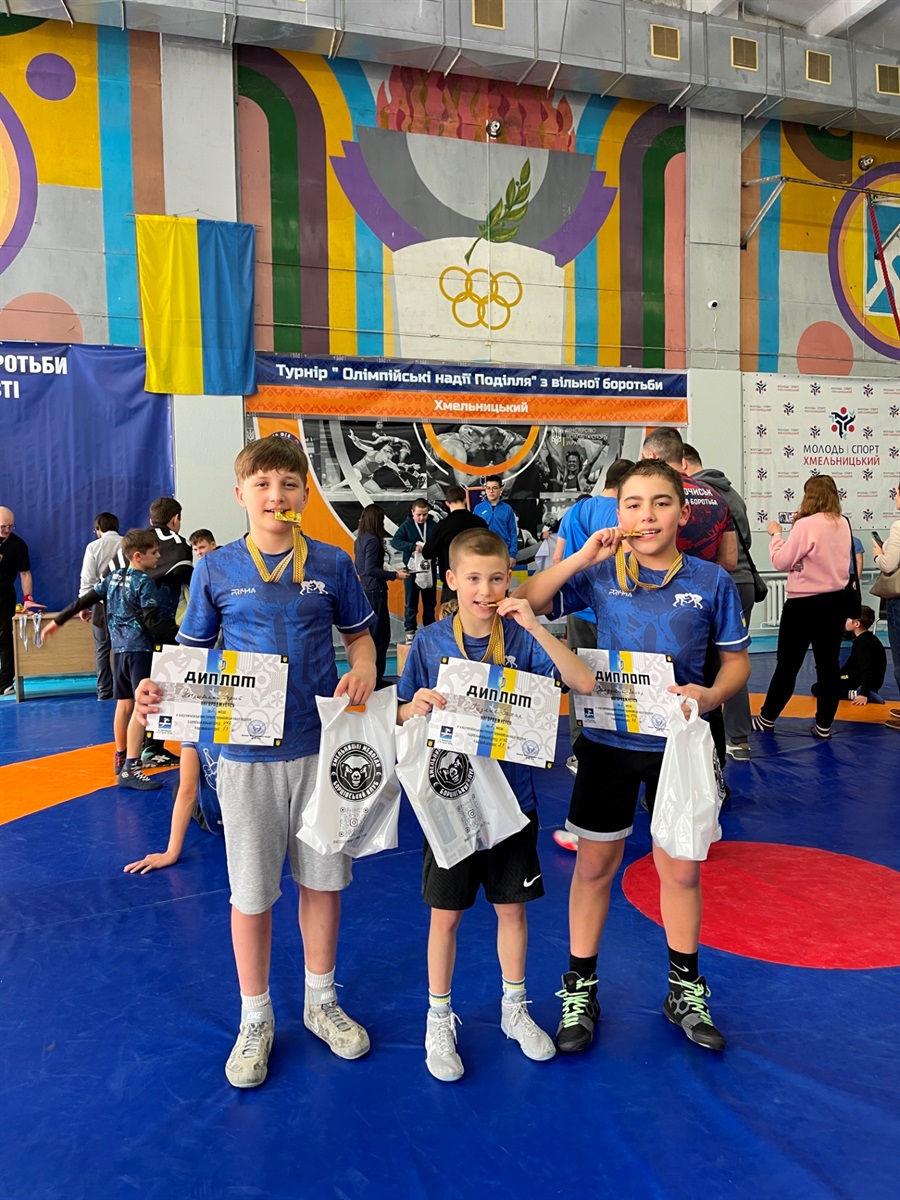 Борці з Городка виступили на всеукраїнському турнірі у Хмельницькому: четверо з пʼяти здобули золото