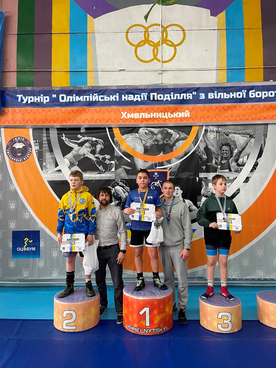 Борці з Городка виступили на всеукраїнському турнірі у Хмельницькому: четверо з пʼяти здобули золото