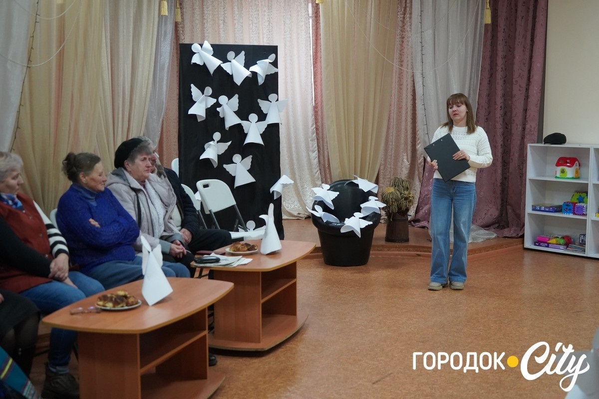 Слова, опалені війною: у клубі «Надвечір’я» читали поезію до річниці великої війни