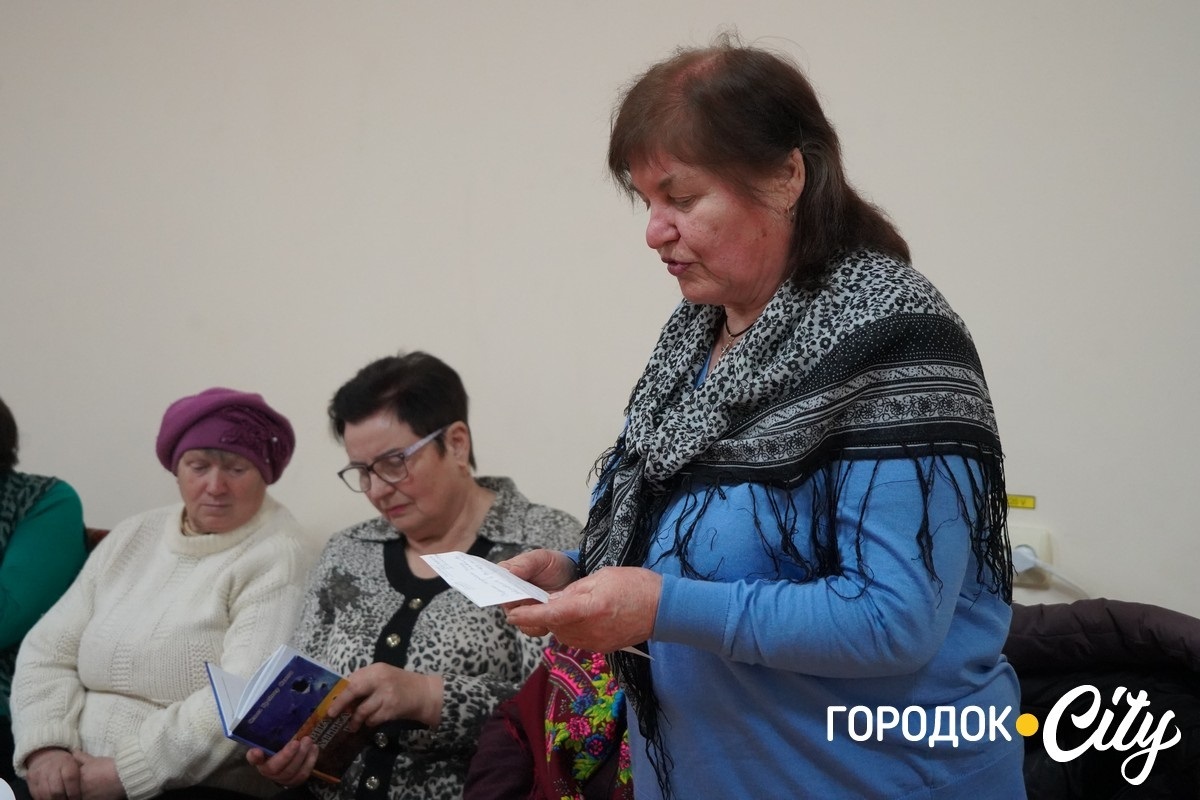 Слова, опалені війною: у клубі «Надвечір’я» читали поезію до річниці великої війни