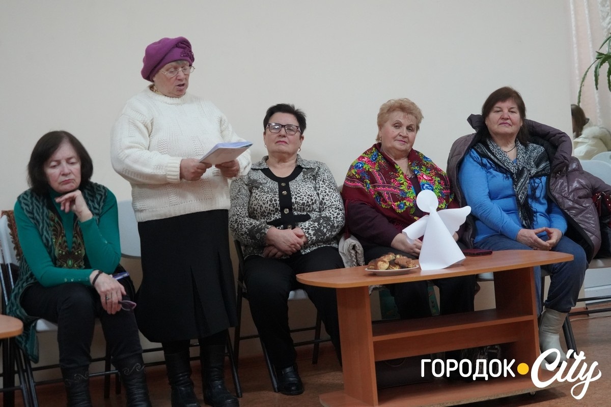 Слова, опалені війною: у клубі «Надвечір’я» читали поезію до річниці великої війни