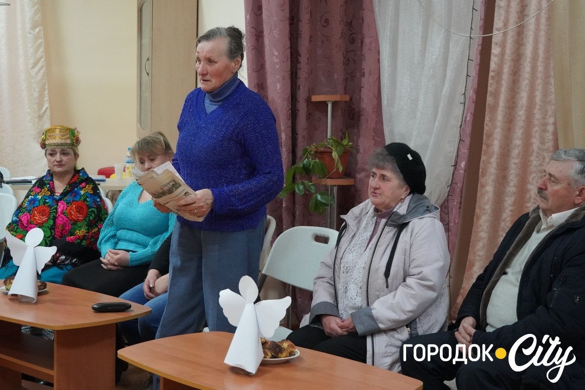 Слова, опалені війною: у клубі «Надвечір’я» читали поезію до річниці великої війни