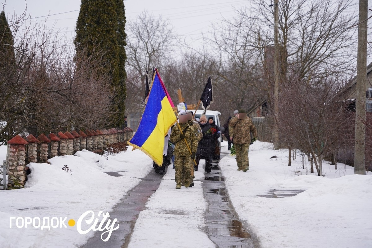 Городок прощався із воїном ССО Андрієм Бельським: захисник пішов у вічність після ротації