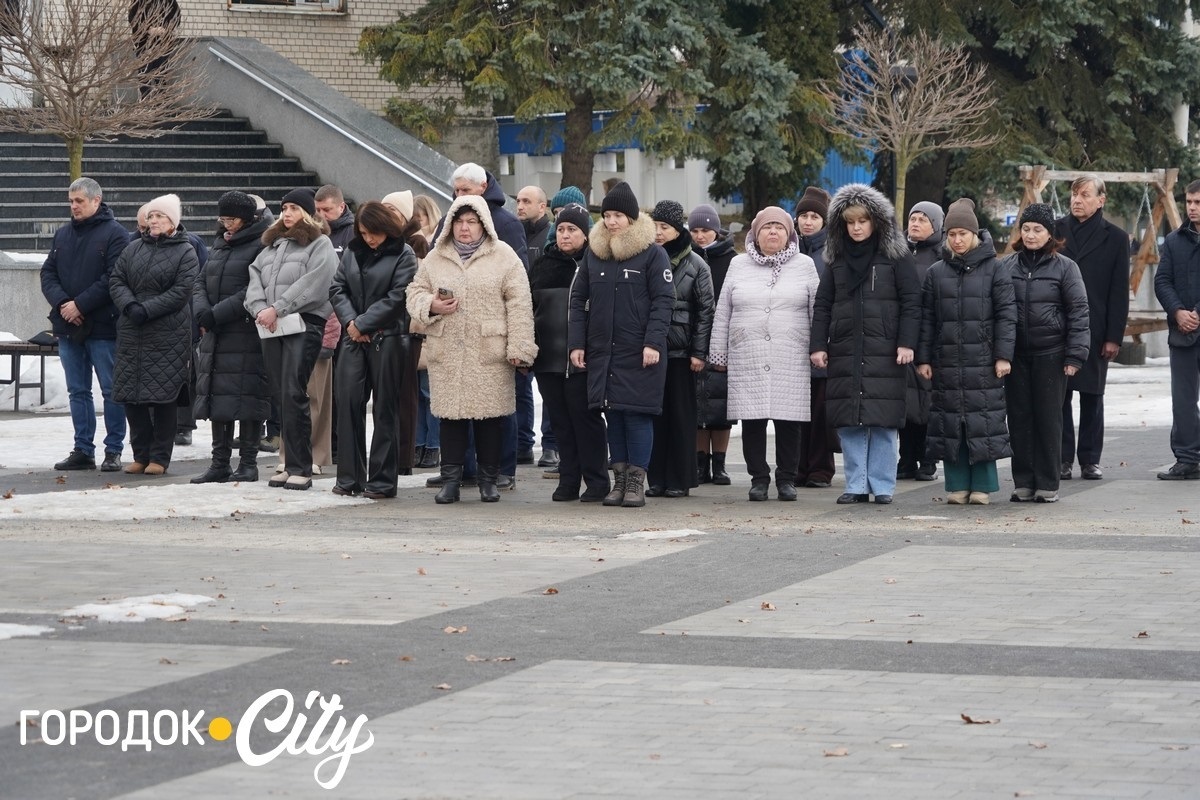Навіки в строю: городоччани вшанували пам’ять 22-річного Микити Вишневського