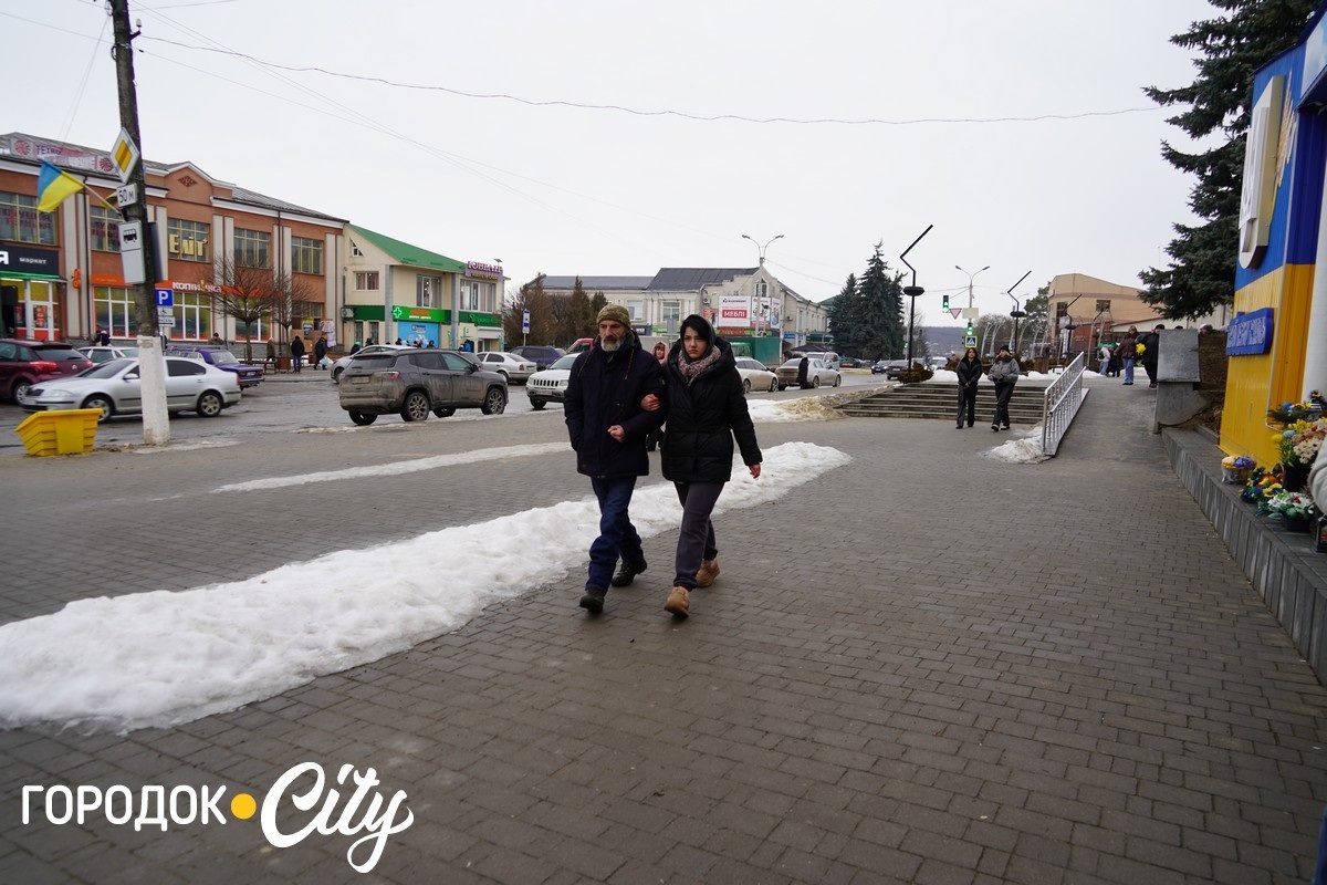 Навіки в строю: городоччани вшанували пам’ять 22-річного Микити Вишневського