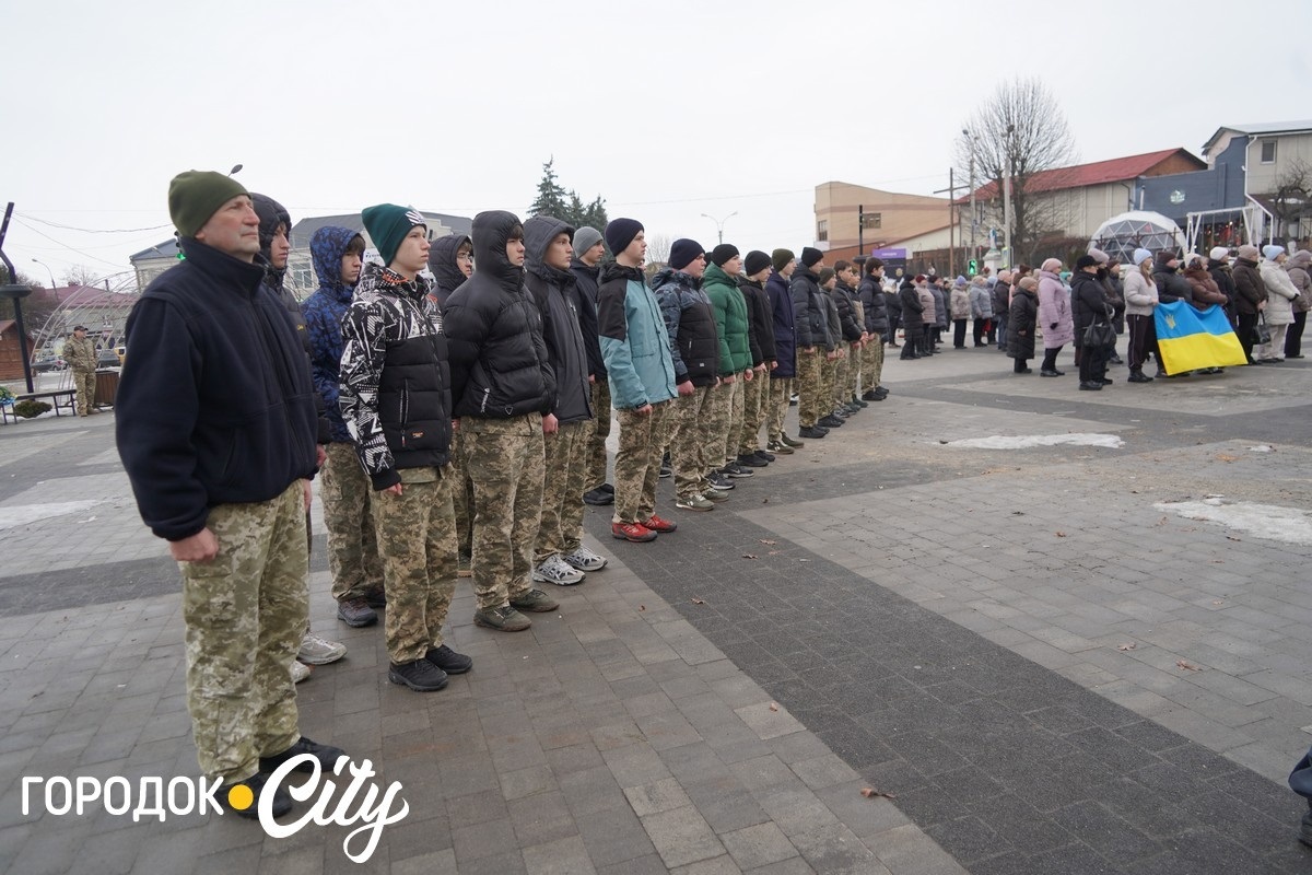Навіки в строю: городоччани вшанували пам’ять 22-річного Микити Вишневського