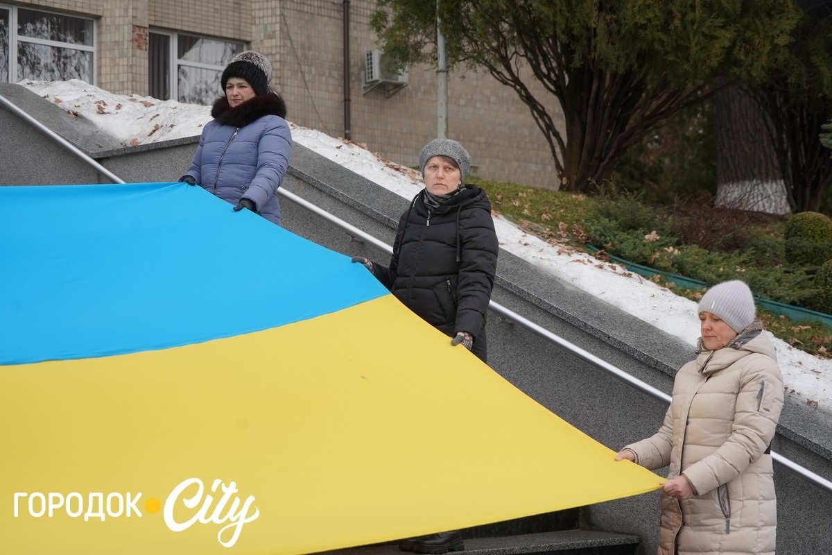 Навіки в строю: городоччани вшанували пам’ять 22-річного Микити Вишневського