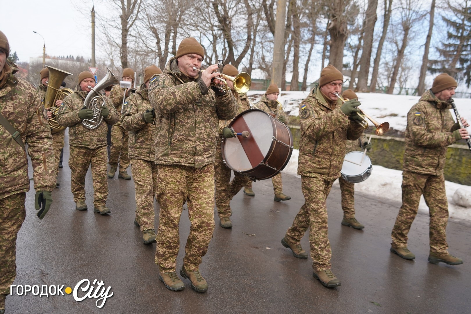 Рік вважався зниклим безвісти: у Лісоводах попрощалися із нацгвардійцем Сергієм Повхом