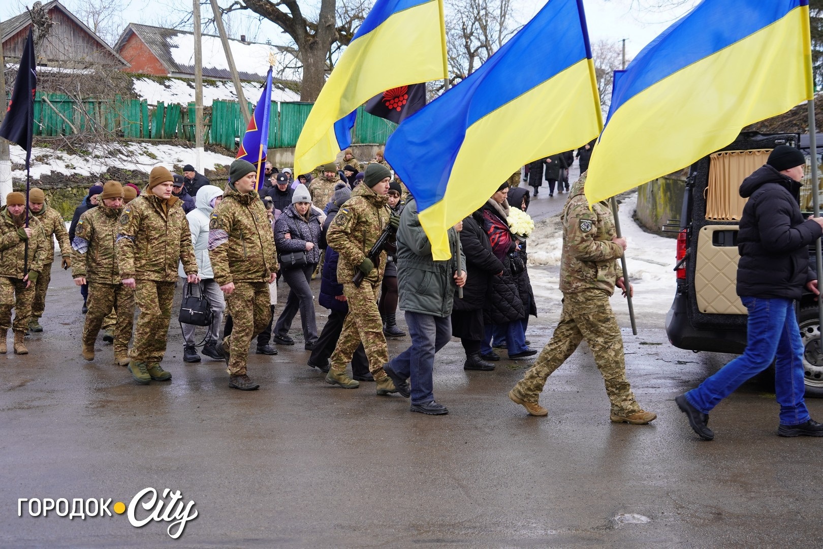 Рік вважався зниклим безвісти: у Лісоводах попрощалися із нацгвардійцем Сергієм Повхом