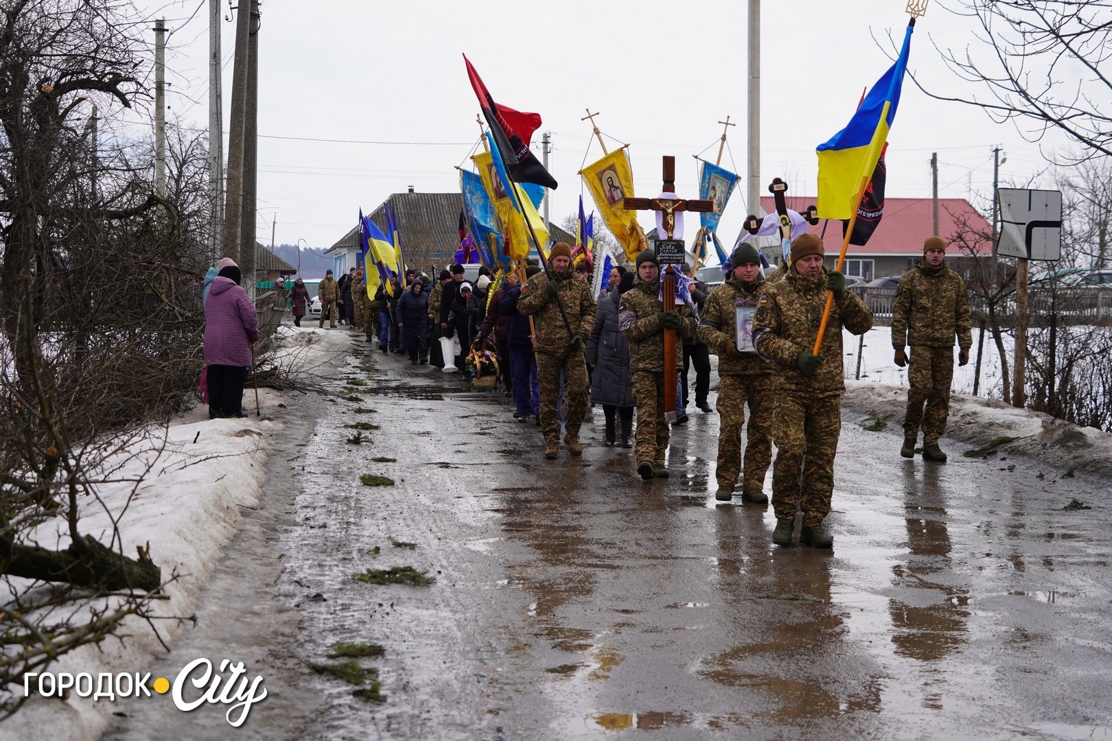 Рік вважався зниклим безвісти: у Лісоводах попрощалися із нацгвардійцем Сергієм Повхом