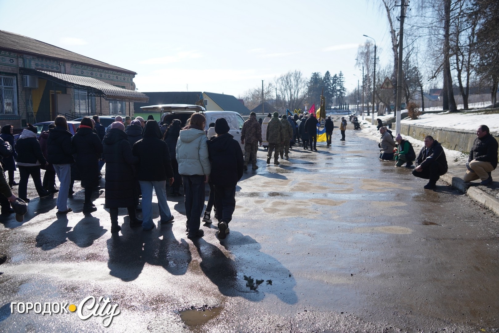 Маленький синочок ще не усвідомлює втрати: у Кремінній попрощалися з Дмитром Банасом