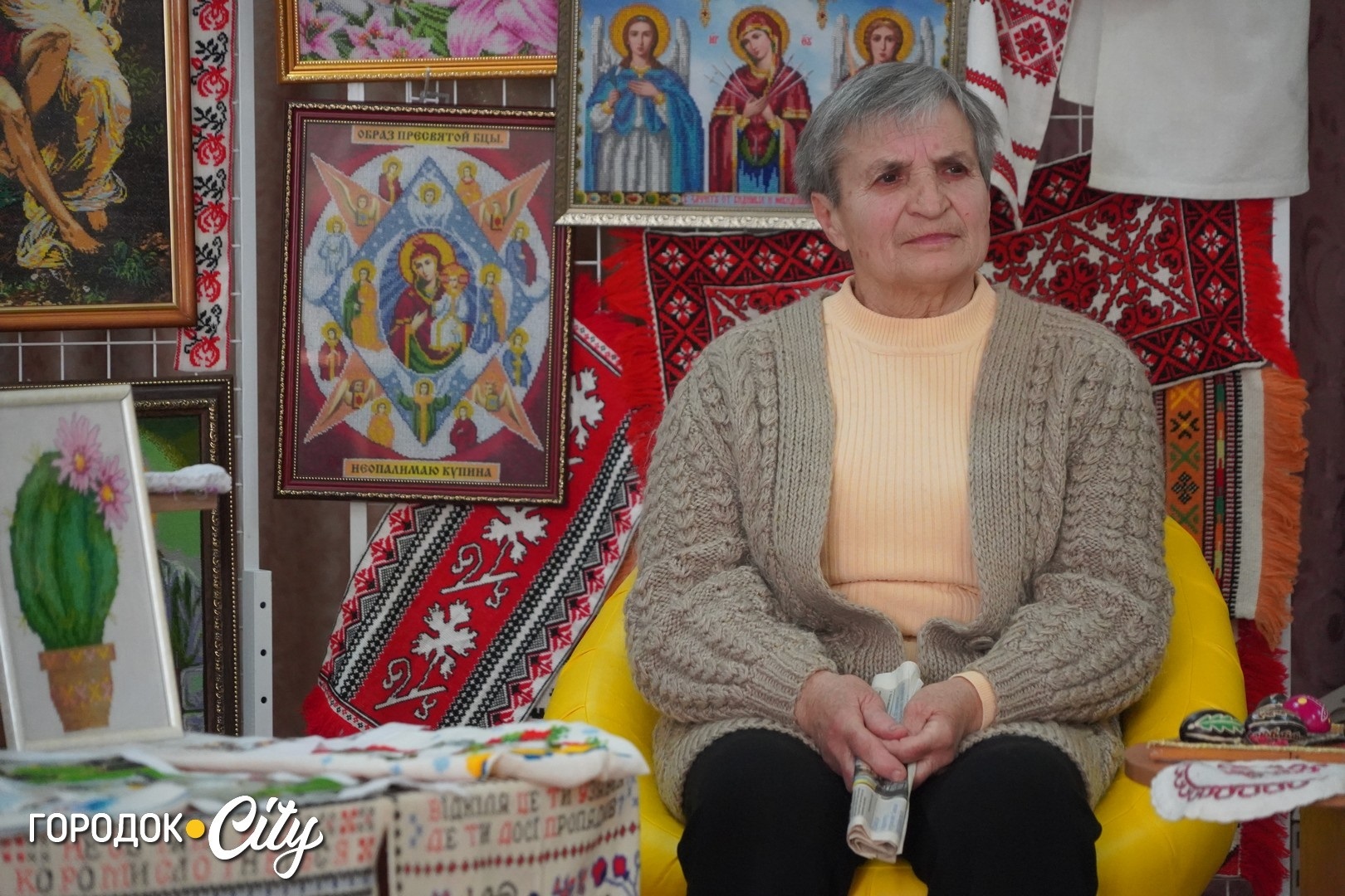 Рушники, мотанки та картини: майстрині Городоцької громади представили унікальні роботи