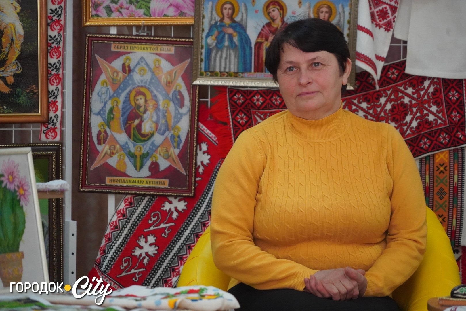 Рушники, мотанки та картини: майстрині Городоцької громади представили унікальні роботи