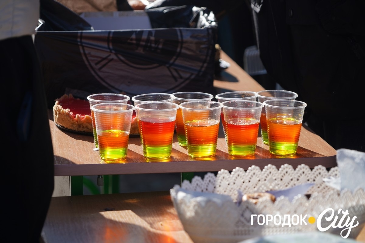 У Городоцькому ліцеї №1 восьмикласники провели благодійний ярмарок на підтримку ЗСУ