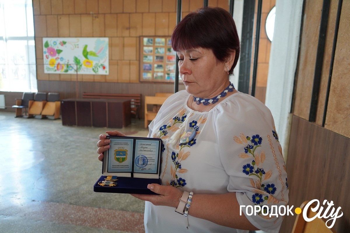 Із вдячністю за захист: у Сатанові 46 воїнам присвоїли звання почесних громадян громади (посмертно)